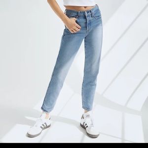 Aritzia Levi’s Wedgie Icon Jean